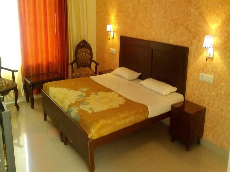 The Baghban Hotel & Resort, Baddi Екстериор снимка