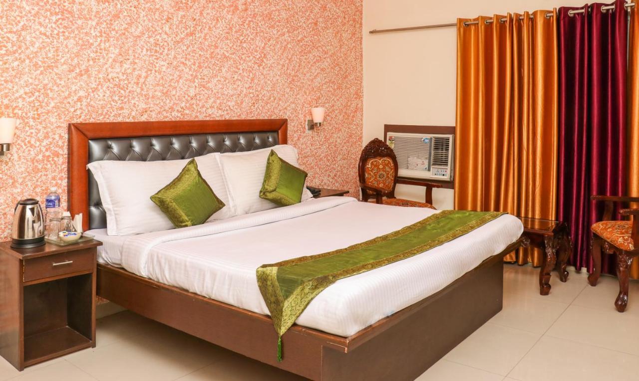 The Baghban Hotel & Resort, Baddi Екстериор снимка