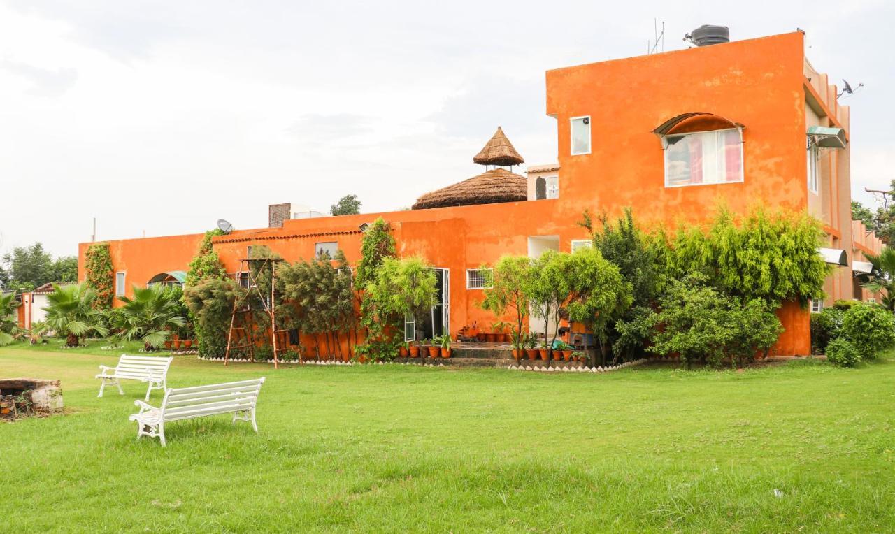 The Baghban Hotel & Resort, Baddi Екстериор снимка