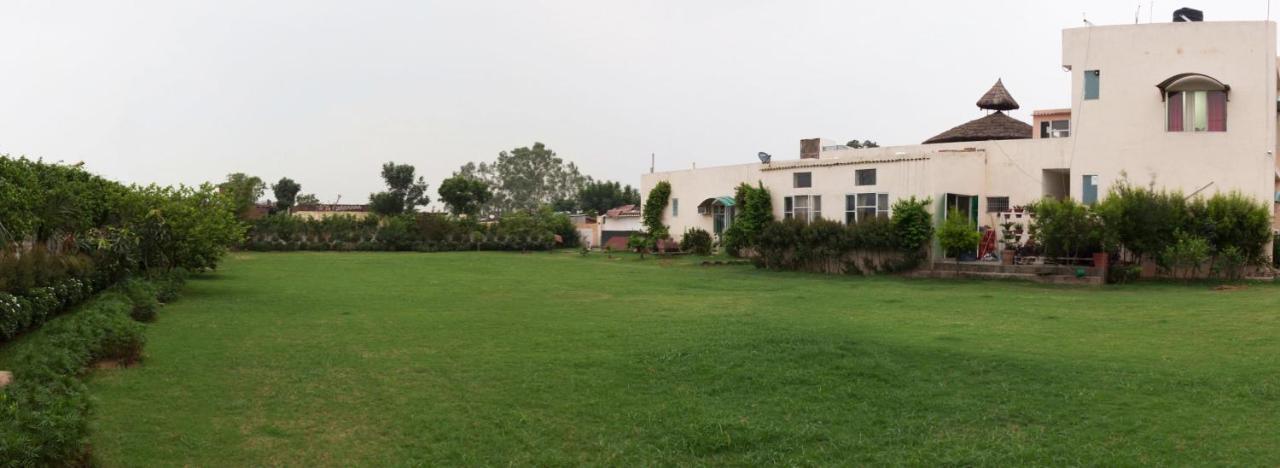 The Baghban Hotel & Resort, Baddi Екстериор снимка
