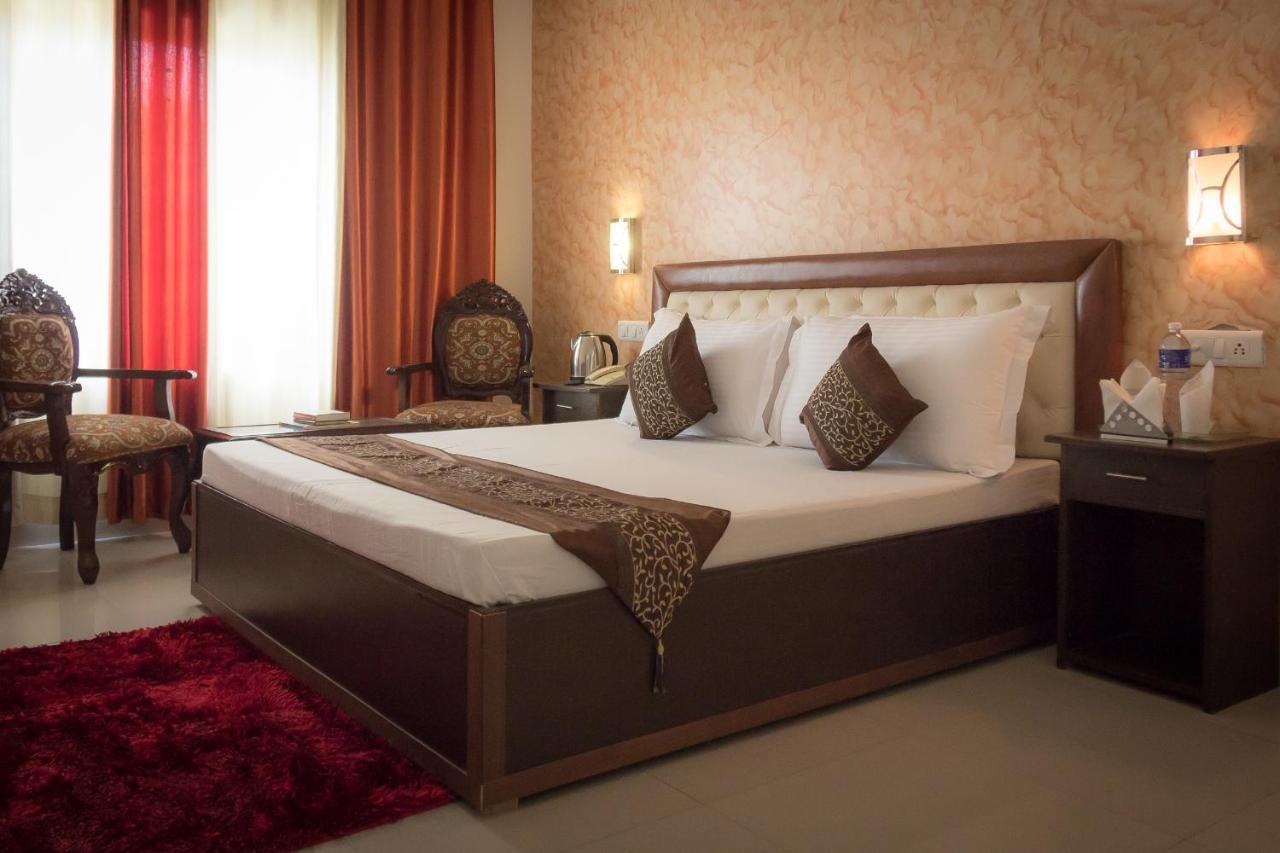 The Baghban Hotel & Resort, Baddi Екстериор снимка