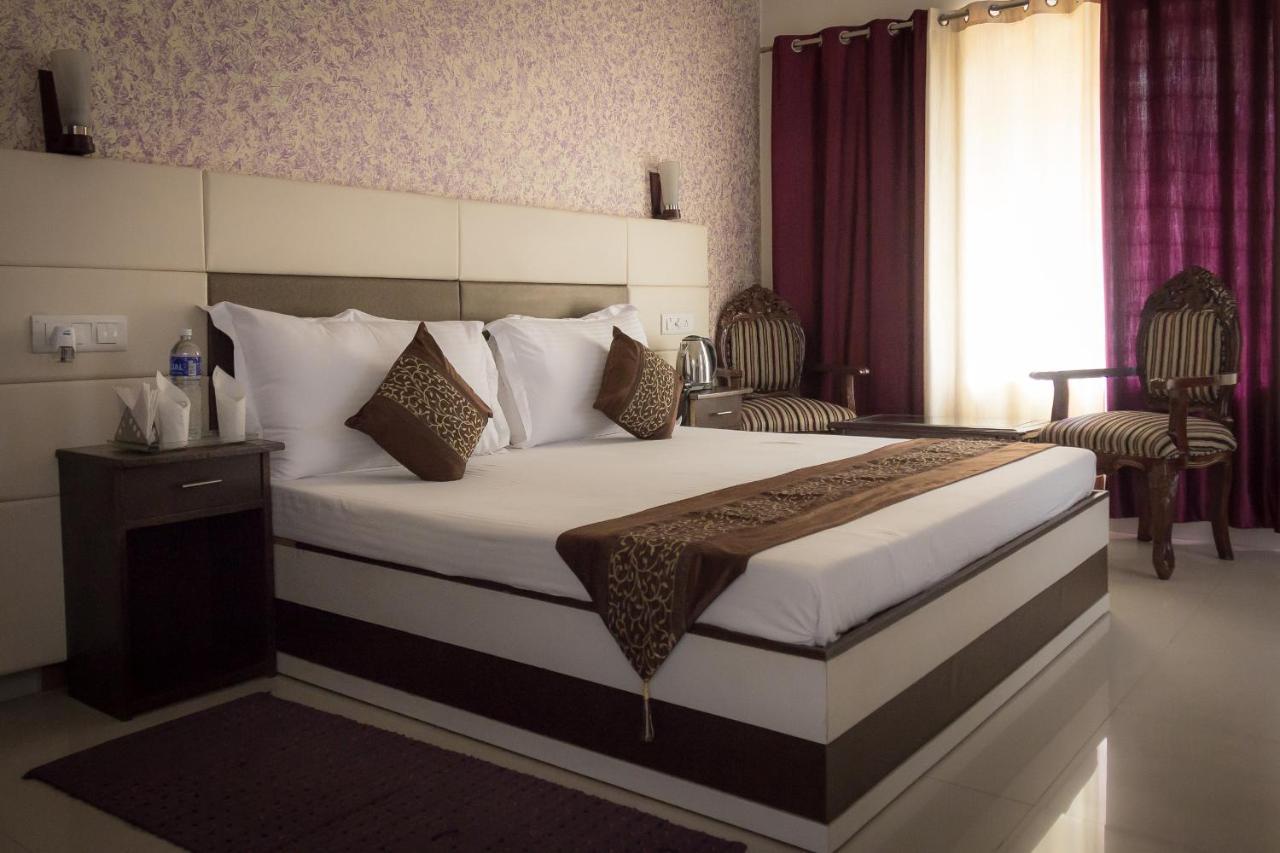 The Baghban Hotel & Resort, Baddi Екстериор снимка