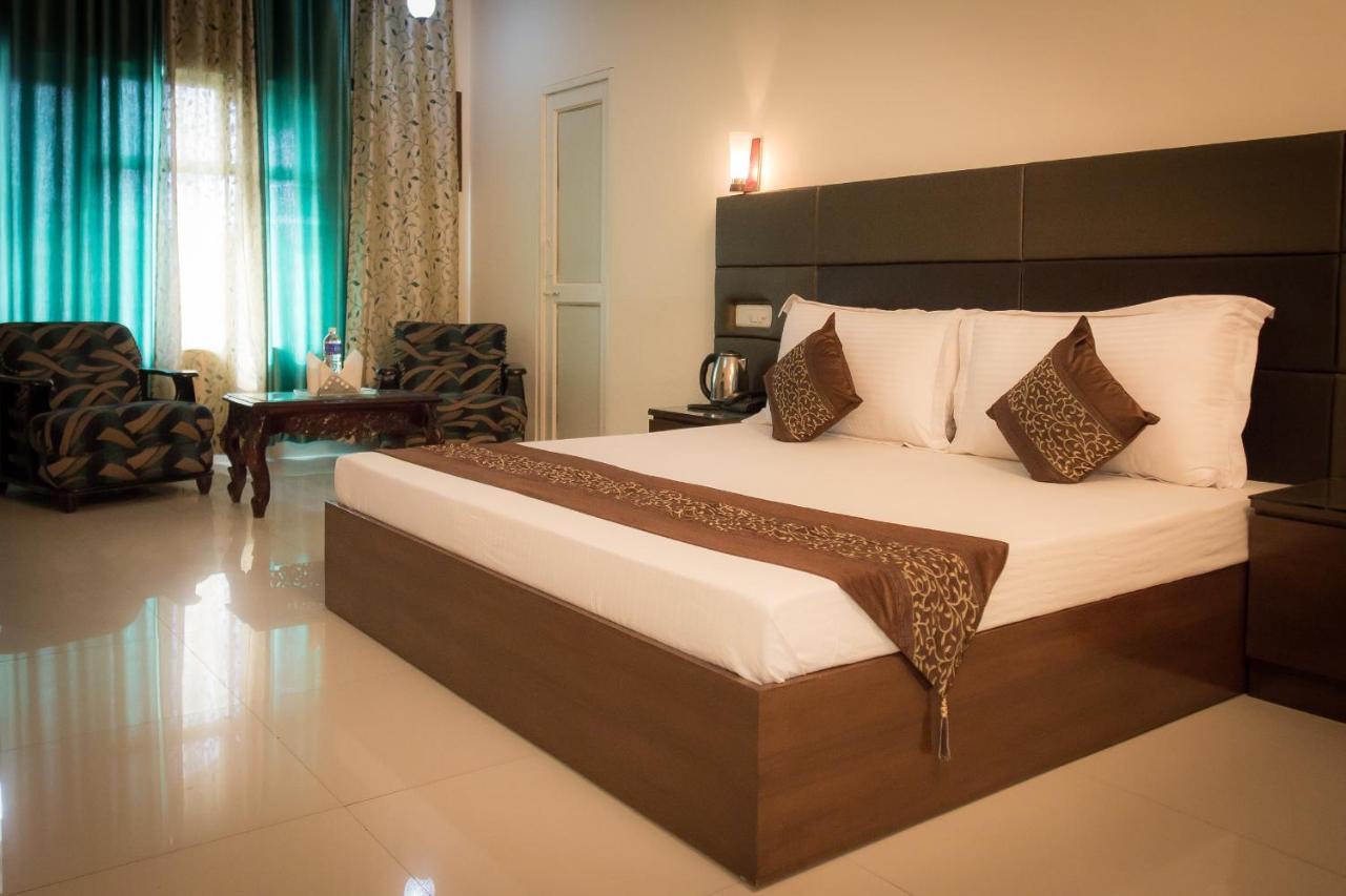 The Baghban Hotel & Resort, Baddi Екстериор снимка